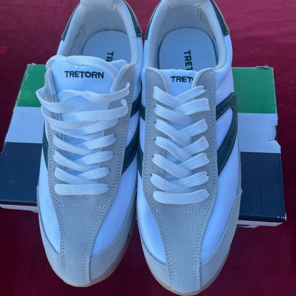 New!! Tretorn - Rawlins - Women's Size 9 - White/Cream Leather Casual/Athletic
